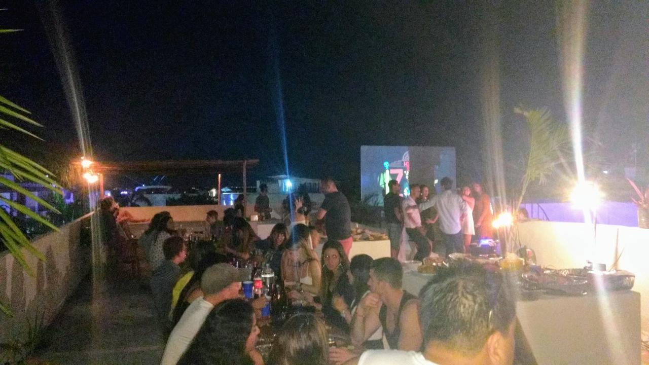 Izsla Hostel Playa Del Carmen Playa del Carmen Bagian luar foto
